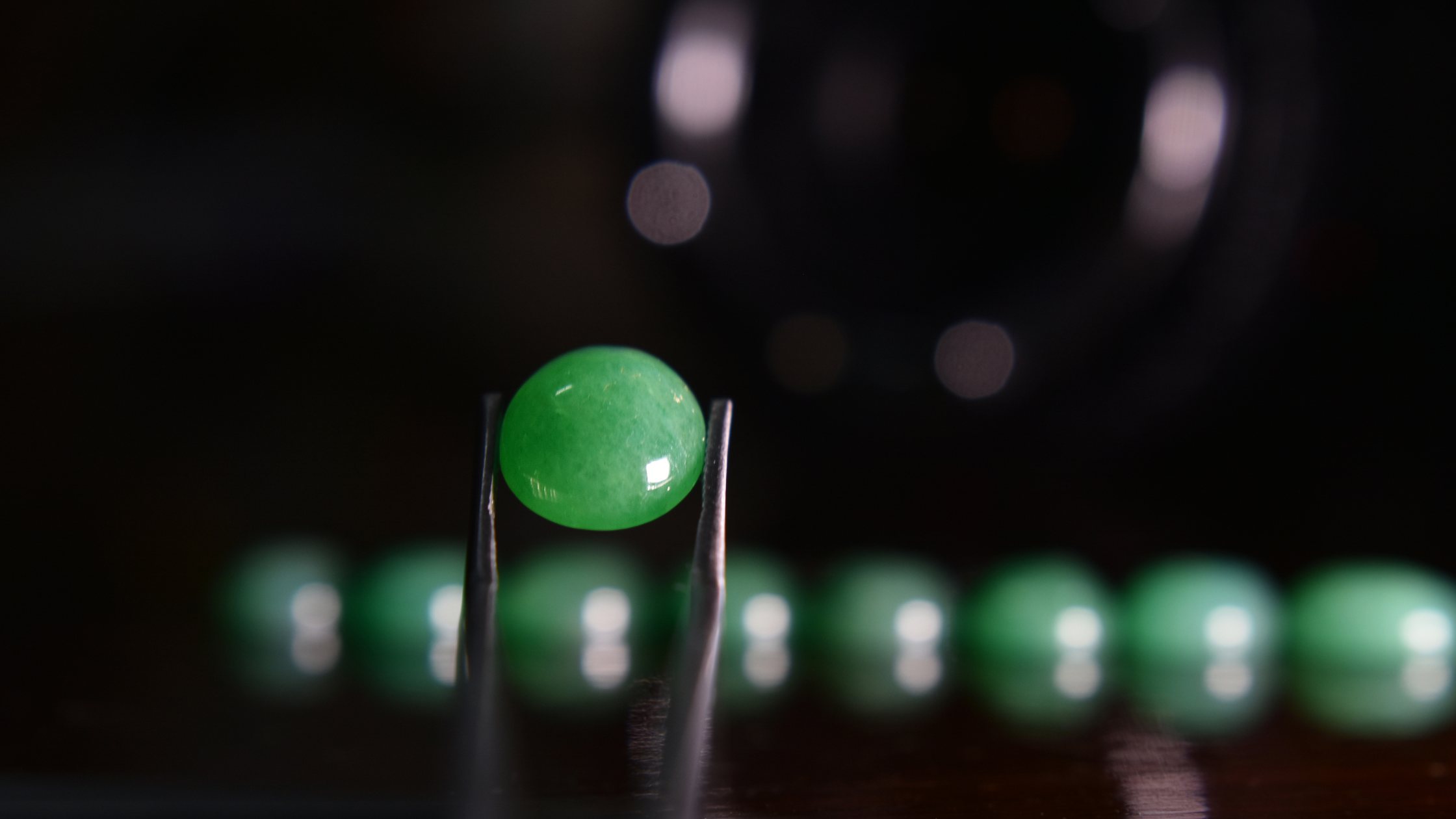 Read more about the article How to Determine if Your Jade Jewelry is Genuine?